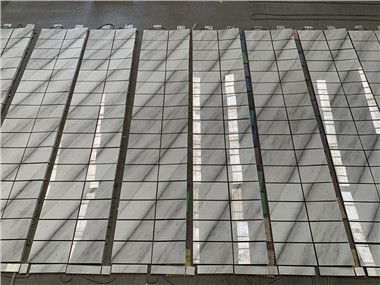 Baldosas de mármol blanco