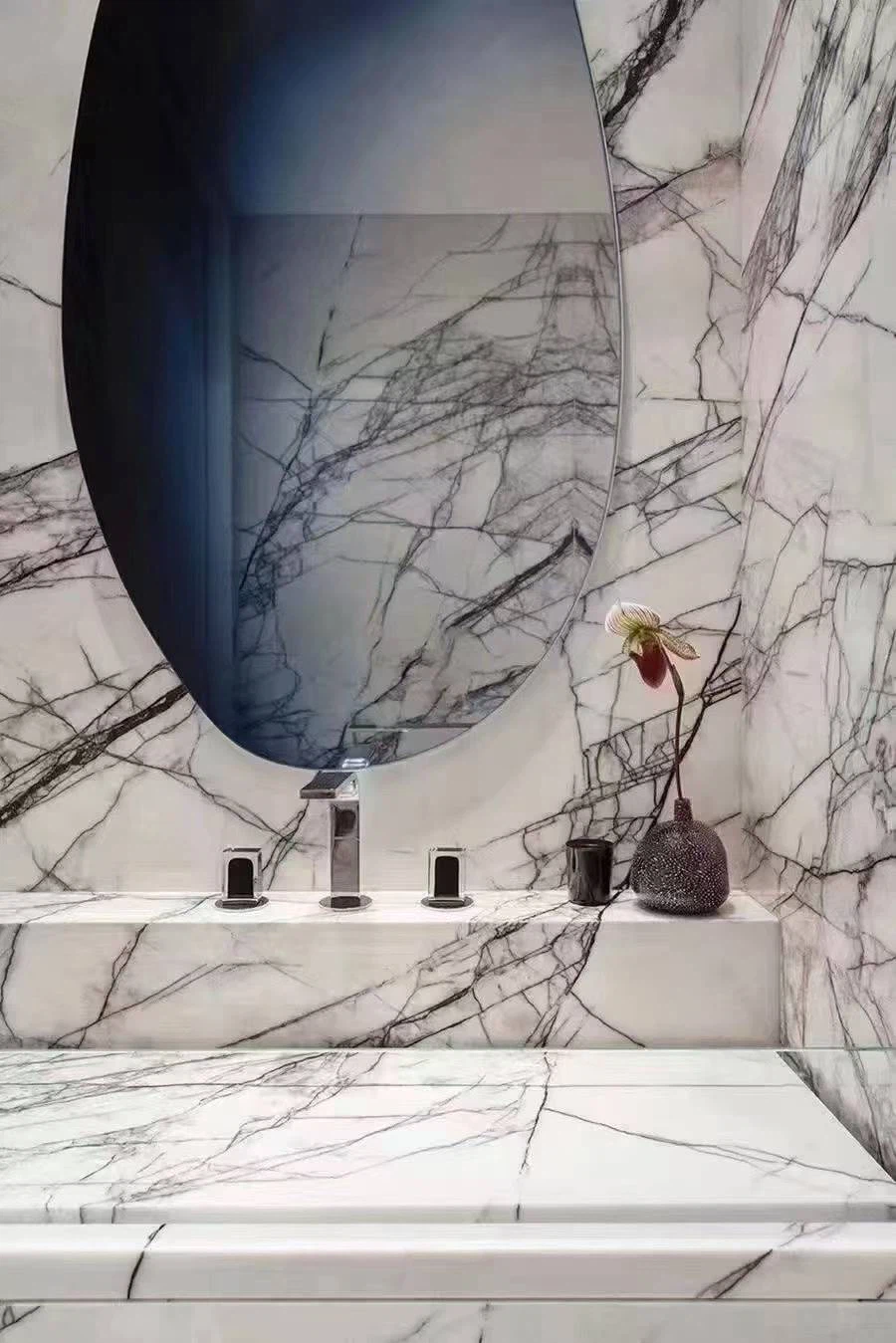 Azulejos de mármol blanco lila para un diseño de interiores moderno