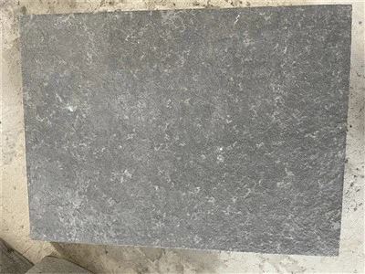 Pavimento de piedra de basalto negro