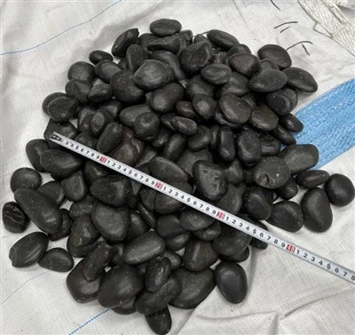 Piso de piedra de guijarros de bricolaje