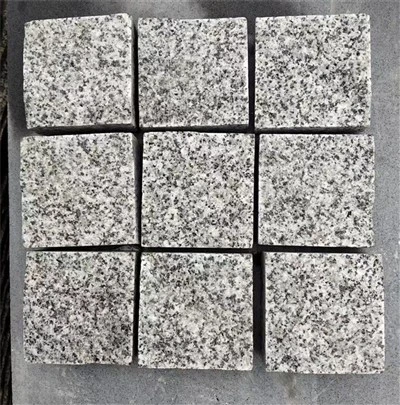 Cubos de granito económicos para pavimentación exterior.